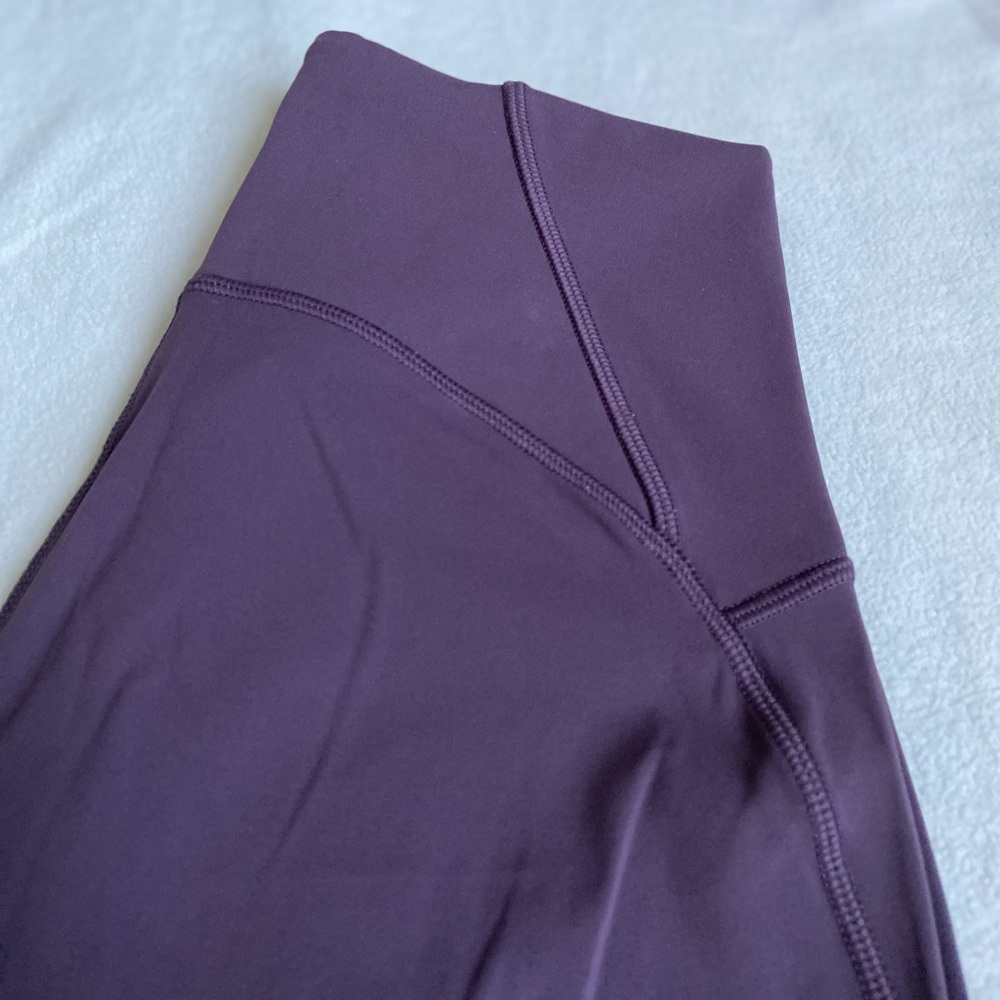 Lululemon cropped leggings - Picture 2 of 4